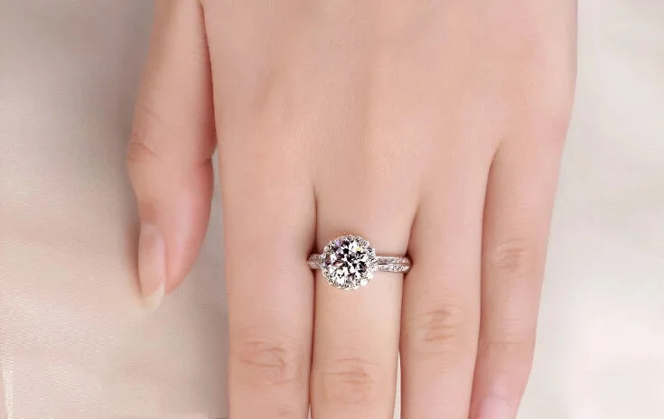 Circular Zircon Copper Open Ring for Women – Sparkling Adjustable Fashion Ring